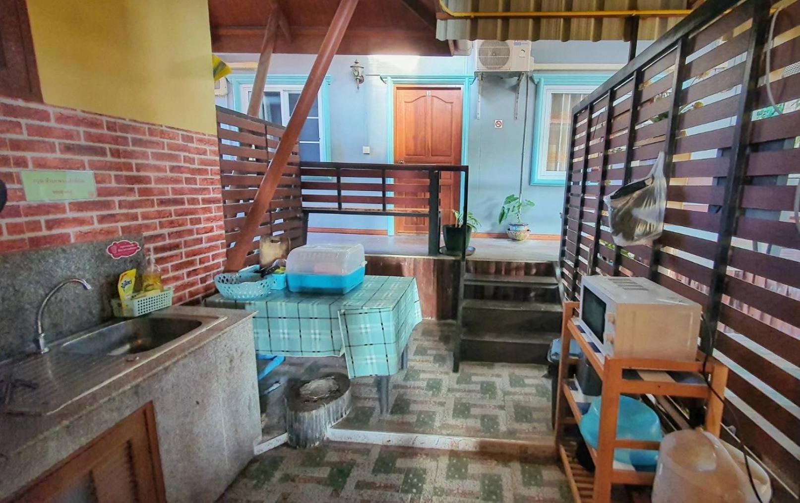 Ruen Thai Ban Rim Nam Kamphaeng Phet Bagian luar foto